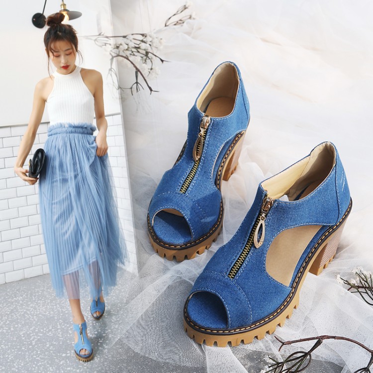 Women's Low-Top Denim Sandals with Chunky Heel and Zipper - Image 3