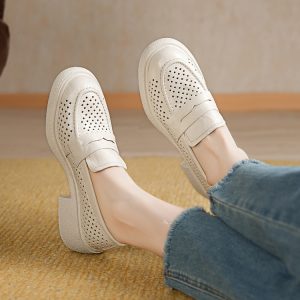 Women's Leather Loafers with Rubber Sole and Round Toe - Style s.html