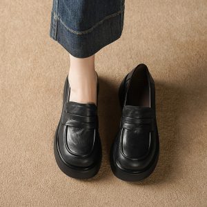 Women's Leather Loafers with Rubber Sole and Round Toe - Style k.html